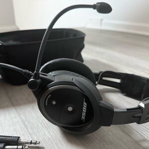 Bose Black Aviation Headset with Microphone